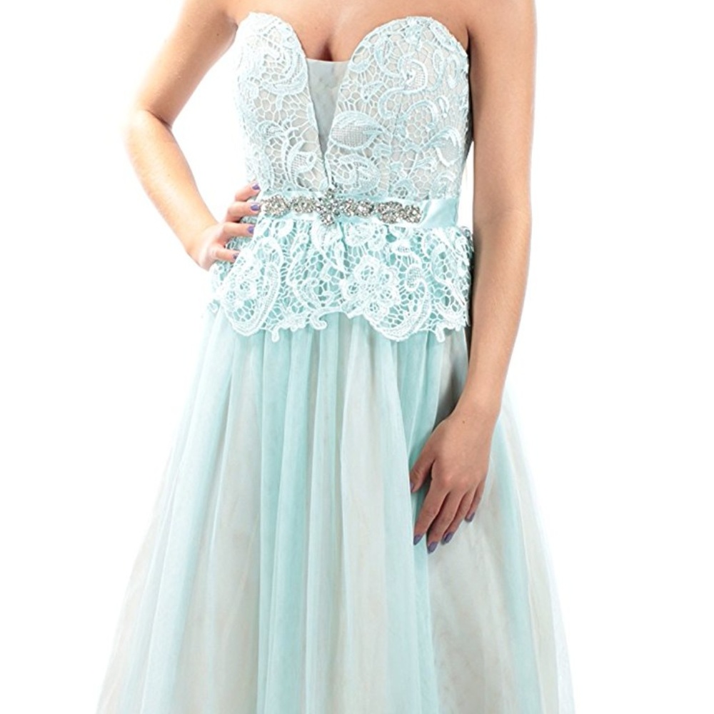 B DARLIN STRAPLESS LACE PEPLUM GOWN